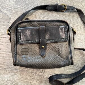 Madewell leather similar to Transport Camera Bag snakeskin